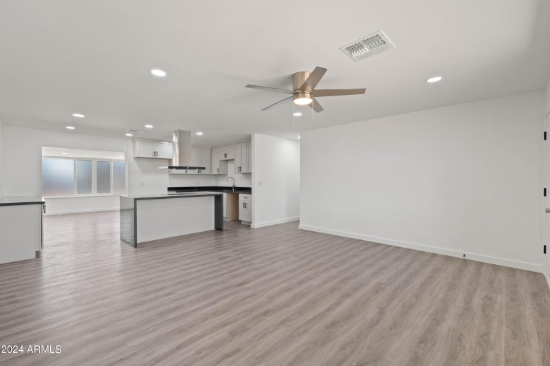 632 N 72nd Place Scottsdale, AZ 85257-25