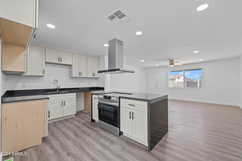 632 N 72nd Place Scottsdale, AZ 85257-28