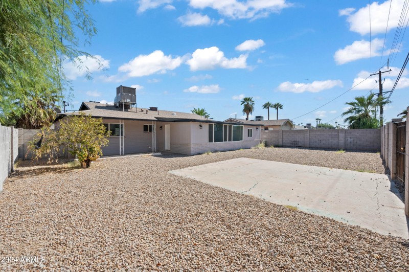 632 N 72nd Place Scottsdale, AZ 85257-33