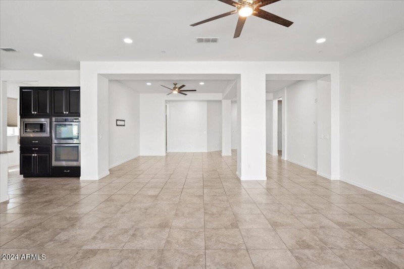 07-Family Room
