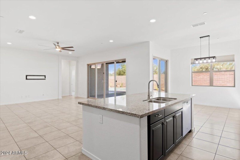 09-Kitchen