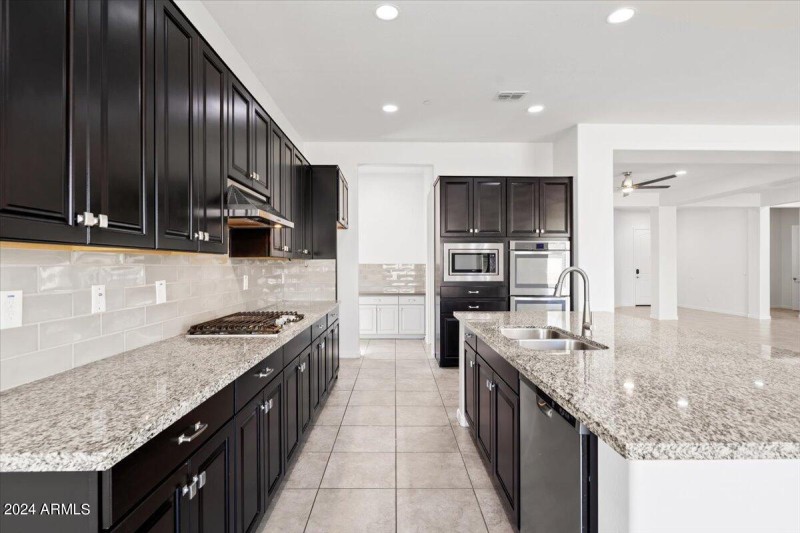 11-Kitchen