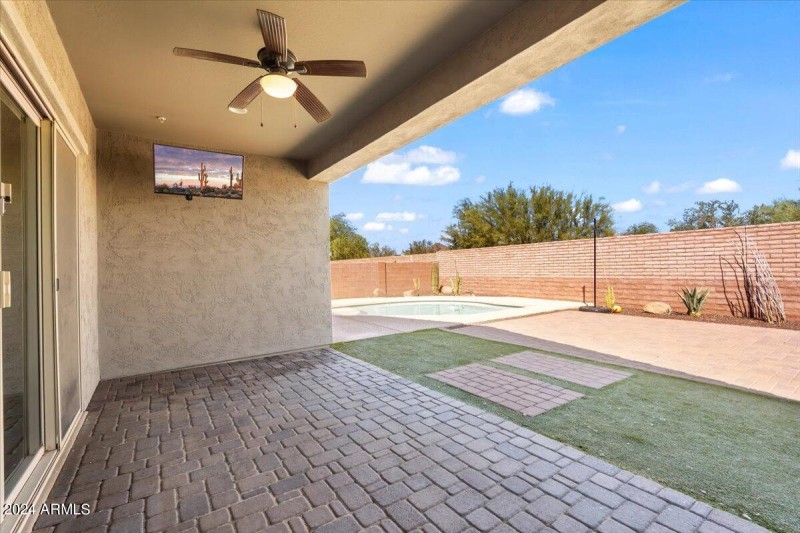33-Covered Patio
