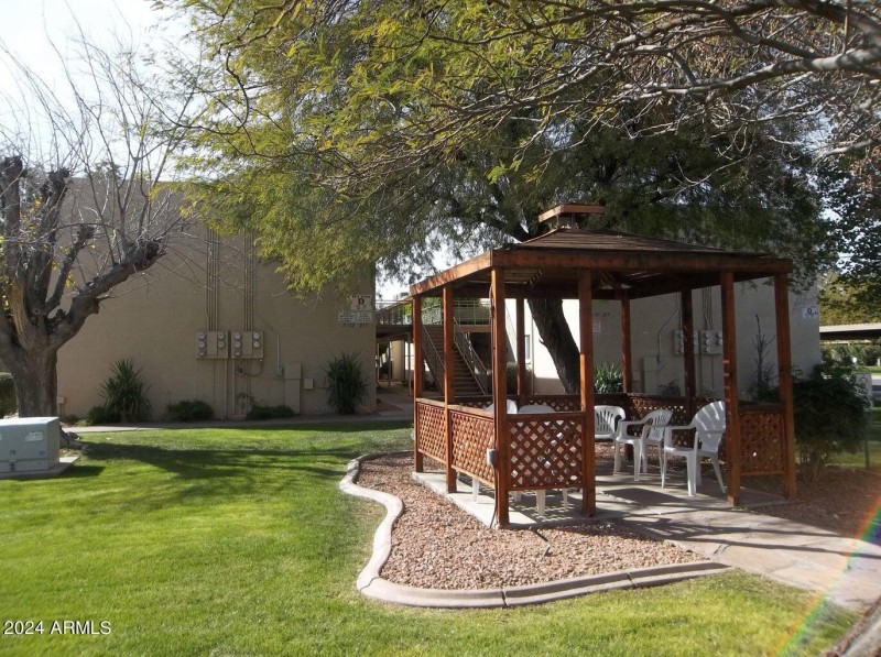 C207 GAZEBO