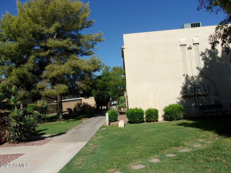 C207 POOL VIEW