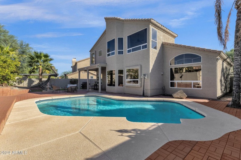 50-web-or-mls-5542-e-anderson-dr