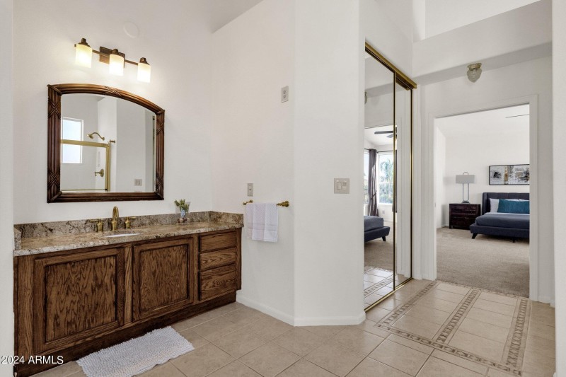 41-web-or-mls-5542-e-anderson-dr