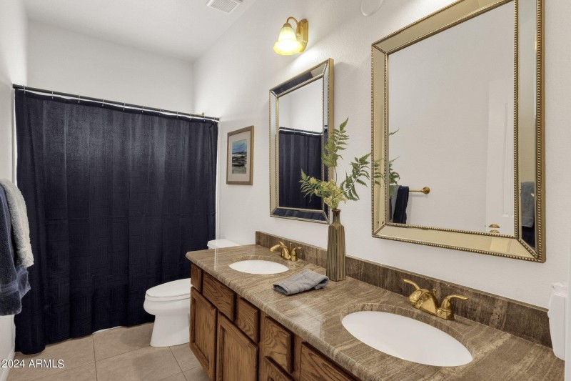 31-web-or-mls-5542-e-anderson-dr