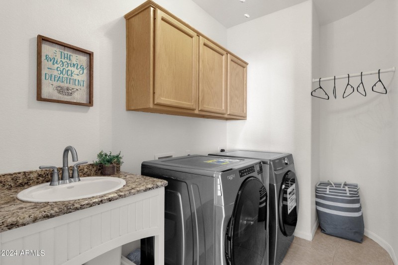 26-web-or-mls-5542-e-anderson-dr