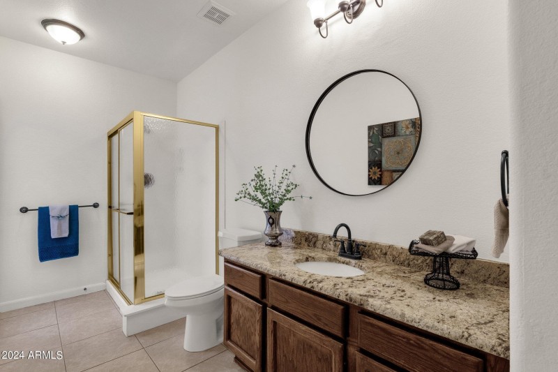 25-web-or-mls-5542-e-anderson-dr