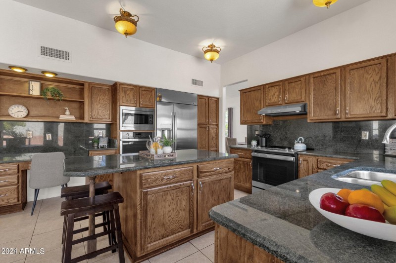 19-web-or-mls-5542-e-anderson-dr