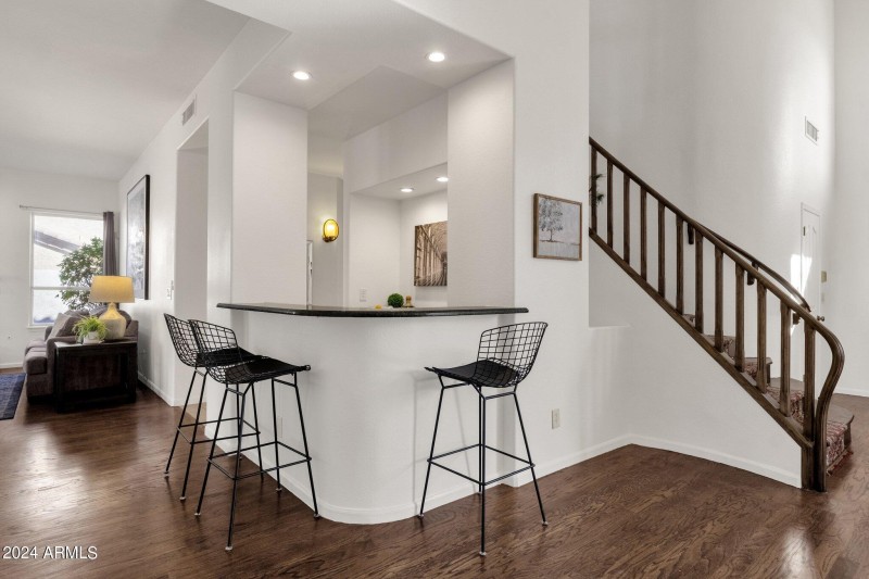 12-web-or-mls-5542-e-anderson-dr