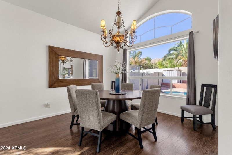 11-web-or-mls-5542-e-anderson-dr