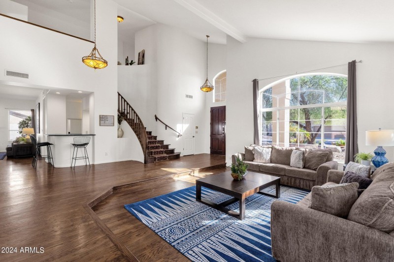 10-web-or-mls-5542-e-anderson-dr