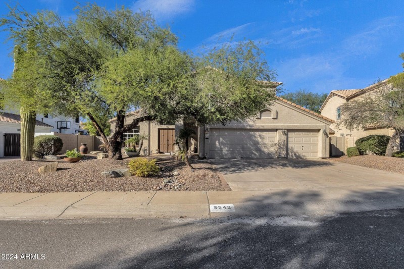 2-web-or-mls-5542-e-anderson-dr