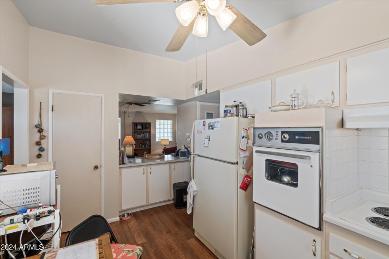 08-Kitchen