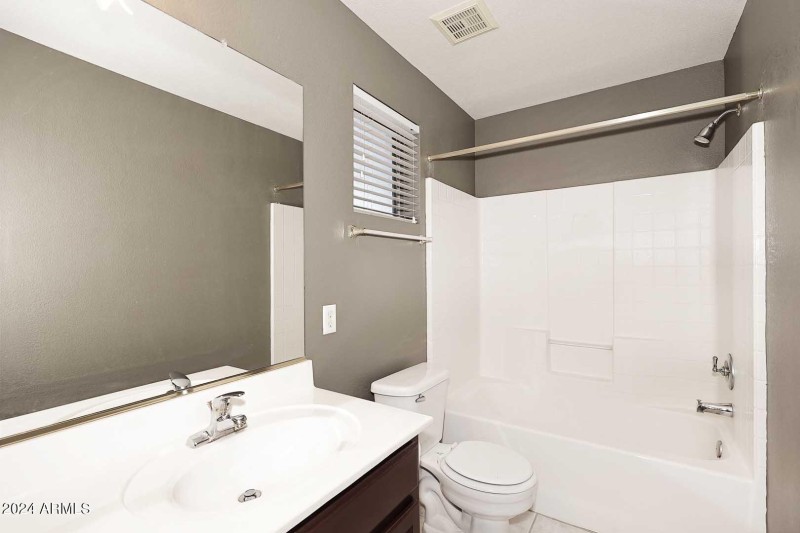 2nd Hall Bath