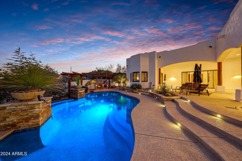 Luxurious Backyard