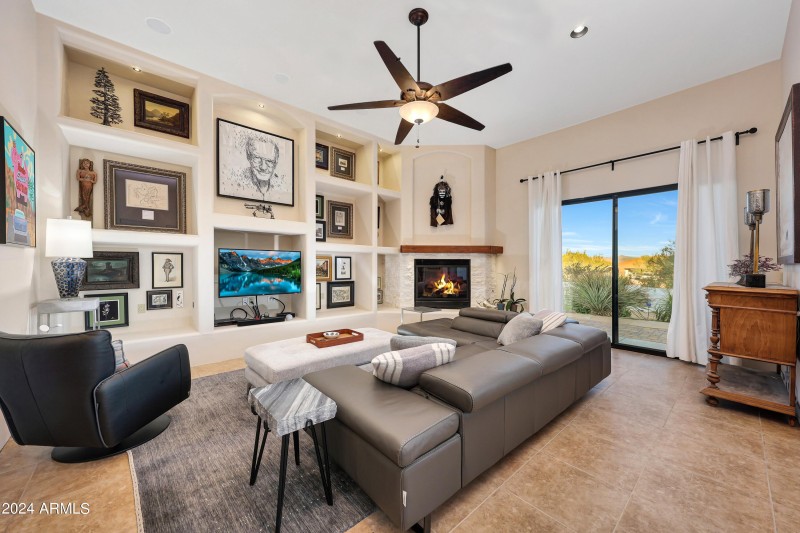 Great Room with Fireplace