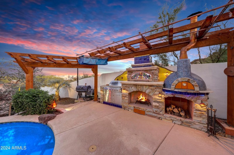Built-in BBQ Pizza Oven