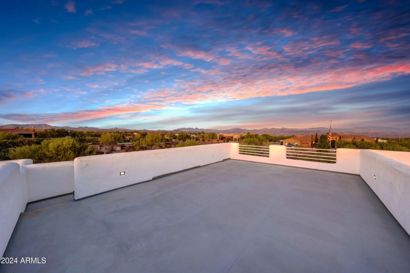 Roof Top Deck Stunning Sunsets