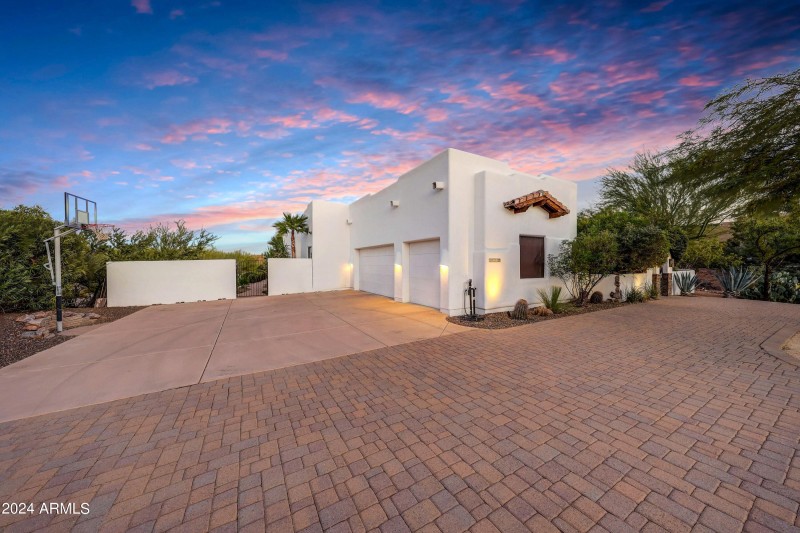 3 Car Garage