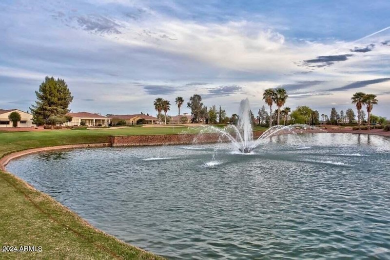 CB Signature hole with fountain