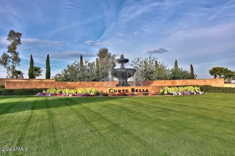 Corte Bella fountain
