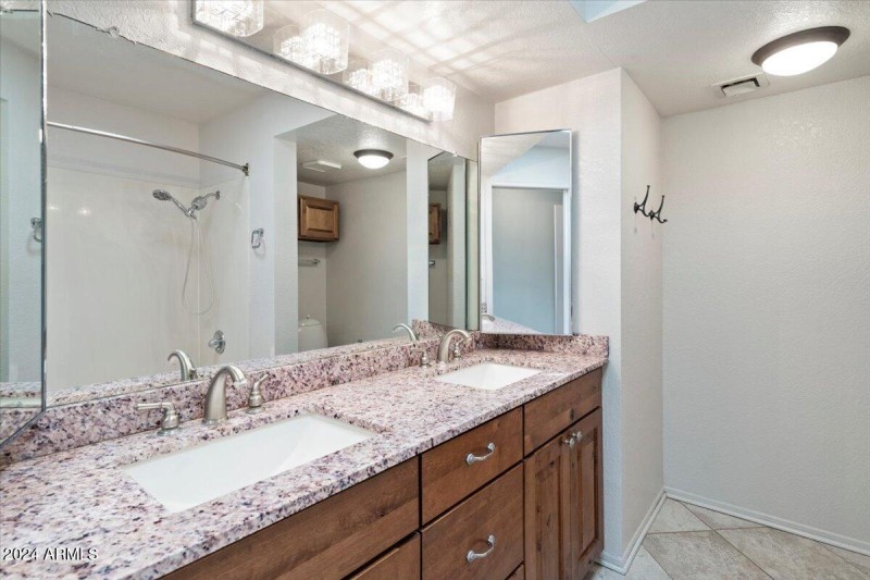 Primary Ensuite Bath