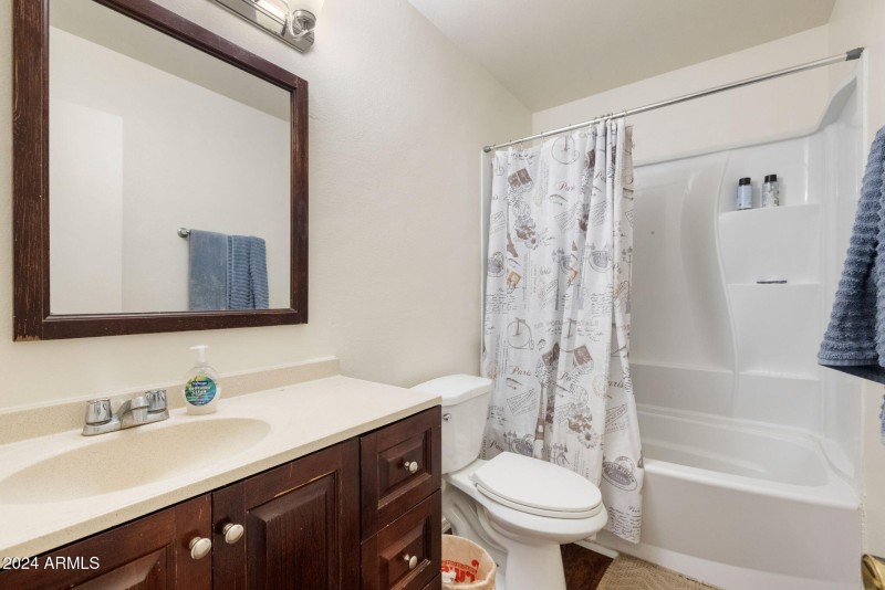 13-Bathroom