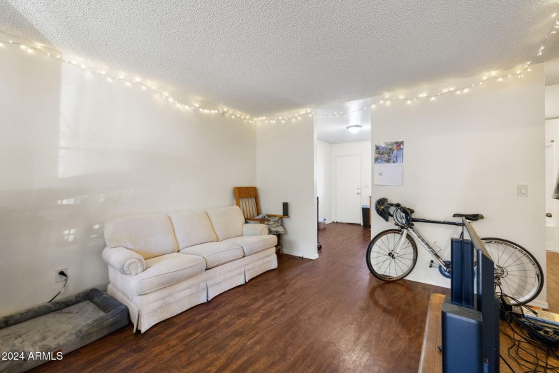 5-Living Room_1