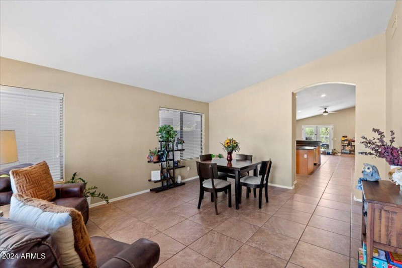 04-Dining & Living Room