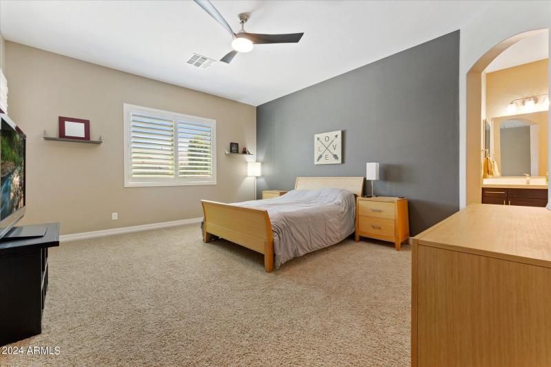 22-022-primary-bedroom