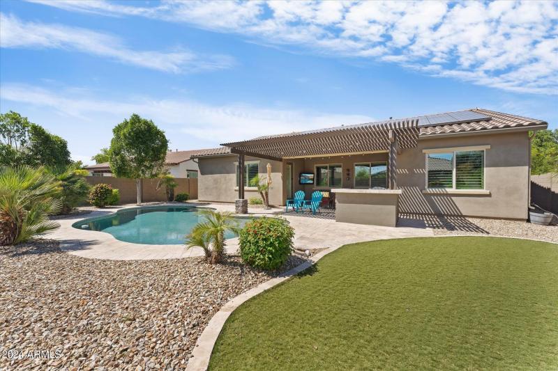 47-047-rear-exterior