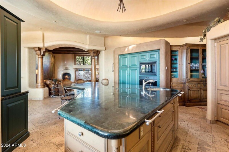 040-Kitchen