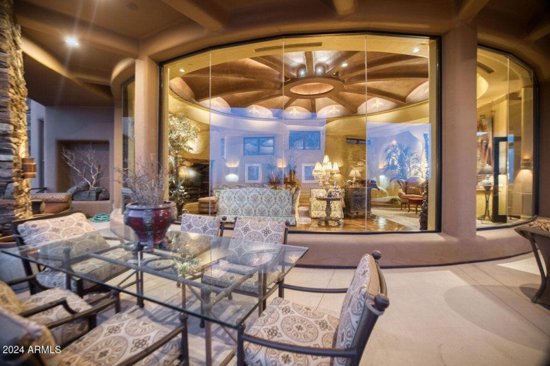 Indoor/Outdoor Lifestyle
