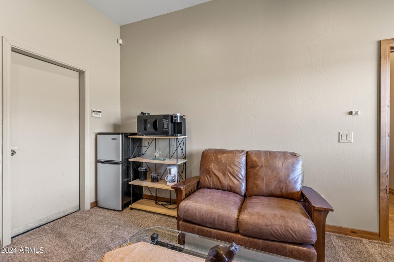 8950 W Antoinette Way-76