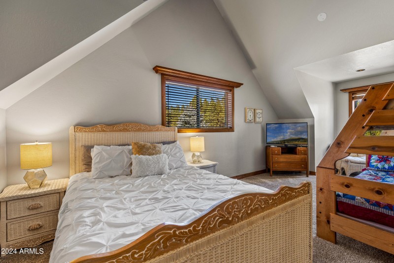 8950 W Antoinette Way-32