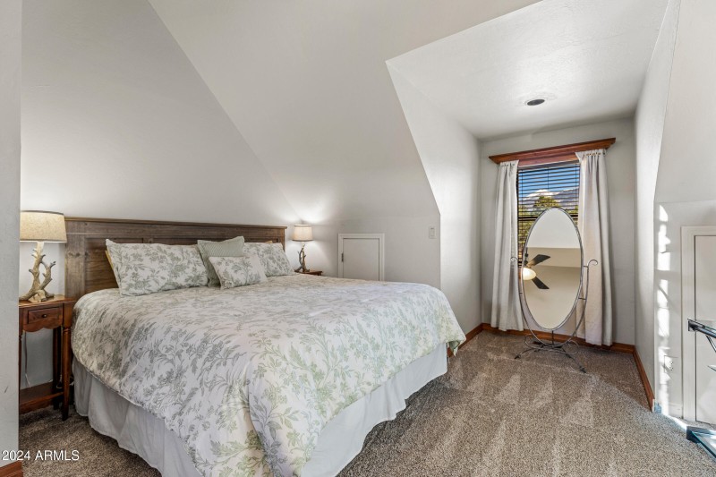 8950 W Antoinette Way-26