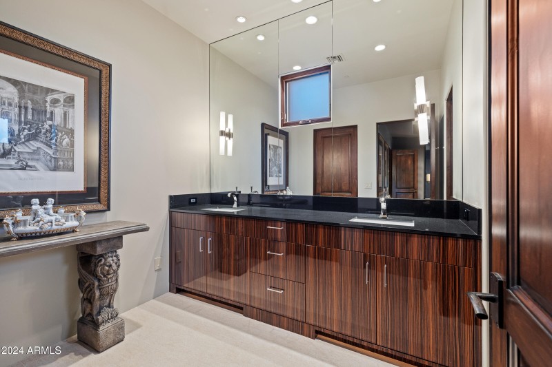 Bella Vita - 42383 N 111TH PL