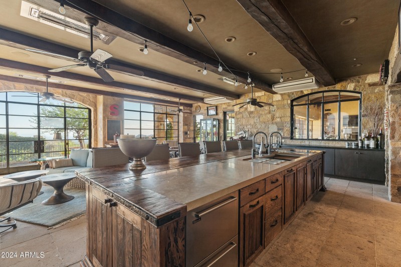 Bella Vita - 42383 N 111TH PL