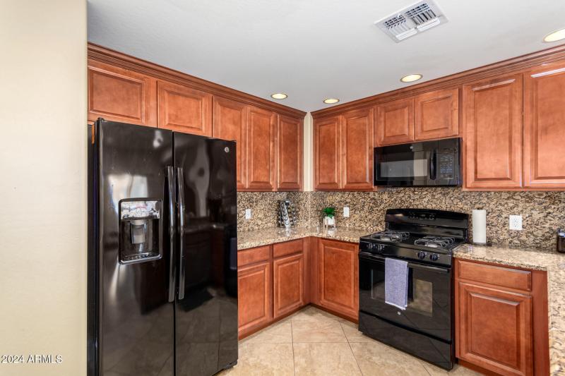 0015-15 - Dove Lakes 33575