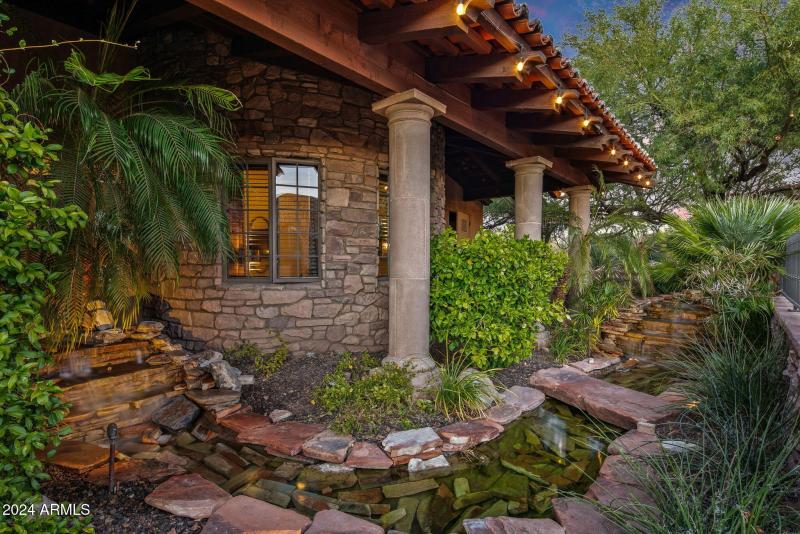 30-web-or-mls-Front Court Yard Water Fea