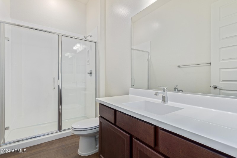 Ensuite Bath to Bedroom 3