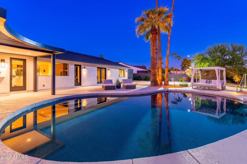 6025 E Charter Oak Rd - 88