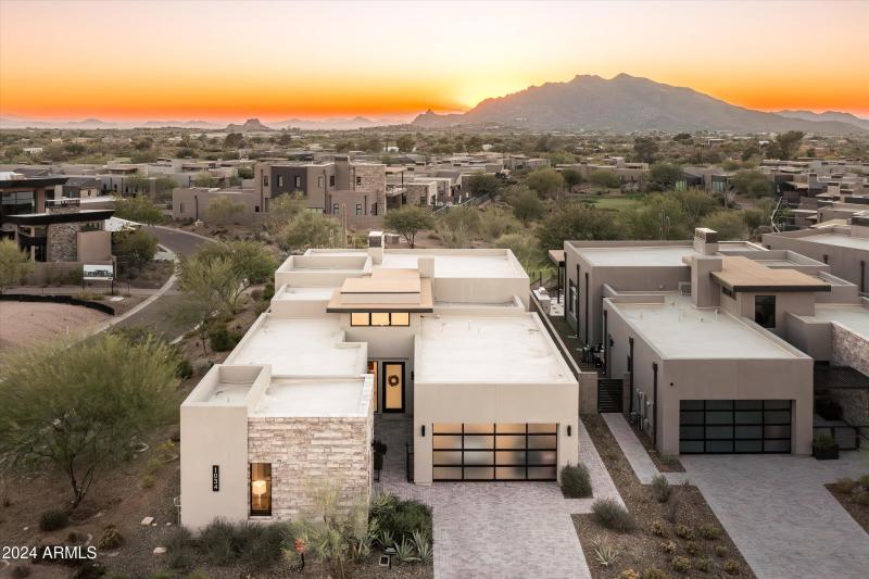 03-37200NCaveCreekRdUnit1034-3