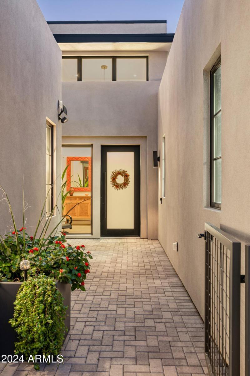 05-37200NCaveCreekRdUnit1034-5