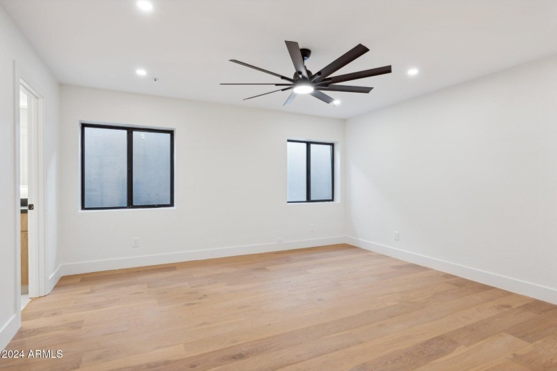 28-web-or-mls-8133-e-cortez-dr