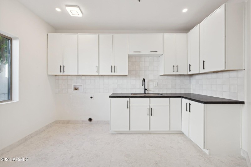 39-web-or-mls-8133-e-cortez-dr