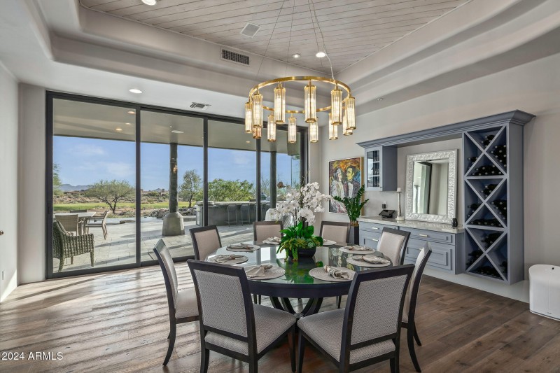 015_Dining Area